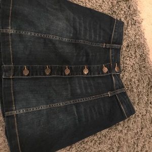 Buttoned skirt!